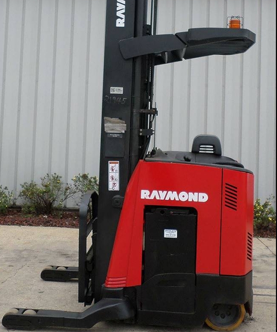 Raymond Electrico Hombre Parado 8.15 mts